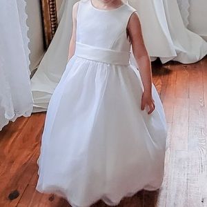 DAVID’S BRIDAL WHITE FLOWER GIRL DRESS SZ 3 EUC